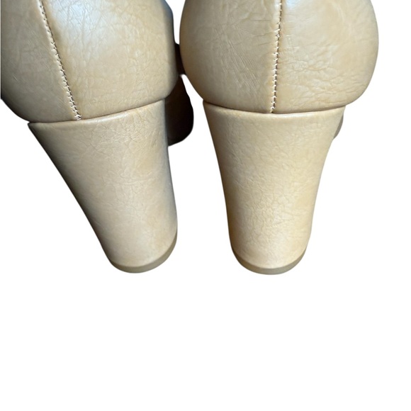 City classified Comfort Beige Mary Jane HeelsTan Corpcore faux leather Shoes SZ6 - Picture 4 of 5